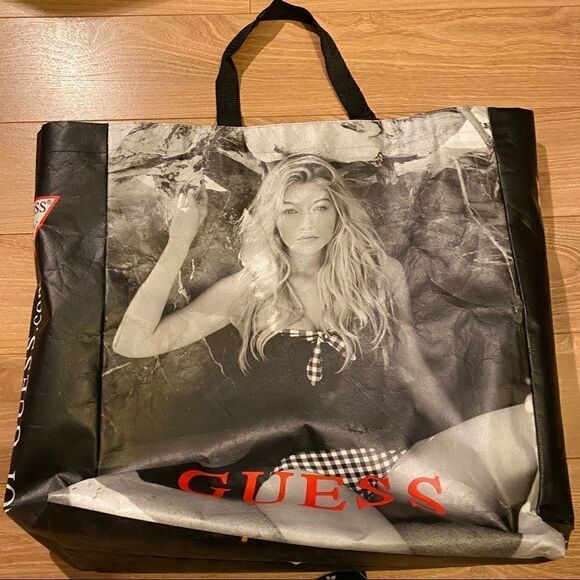 Black guess purse / handbag - Picture 14 of 14